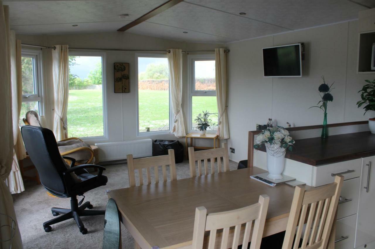 Marshlands Lakeside Nature Retreat Barton-upon-Humber Buitenkant foto